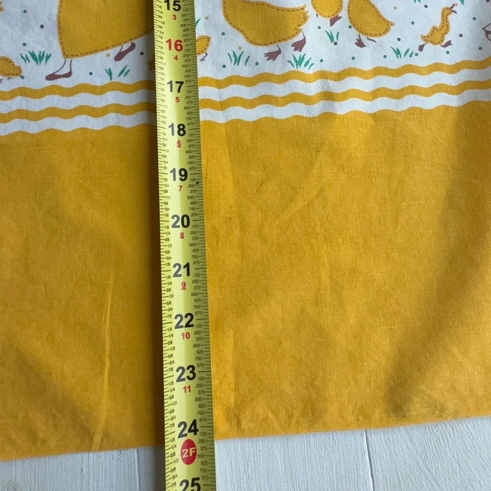 Vintage Kitchen Tea Towel Yellow White Polka Dot Farmhouse Chicken Duck 0920